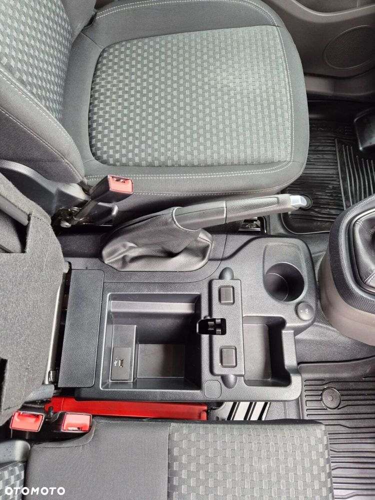 Ford Transit Connect - 14