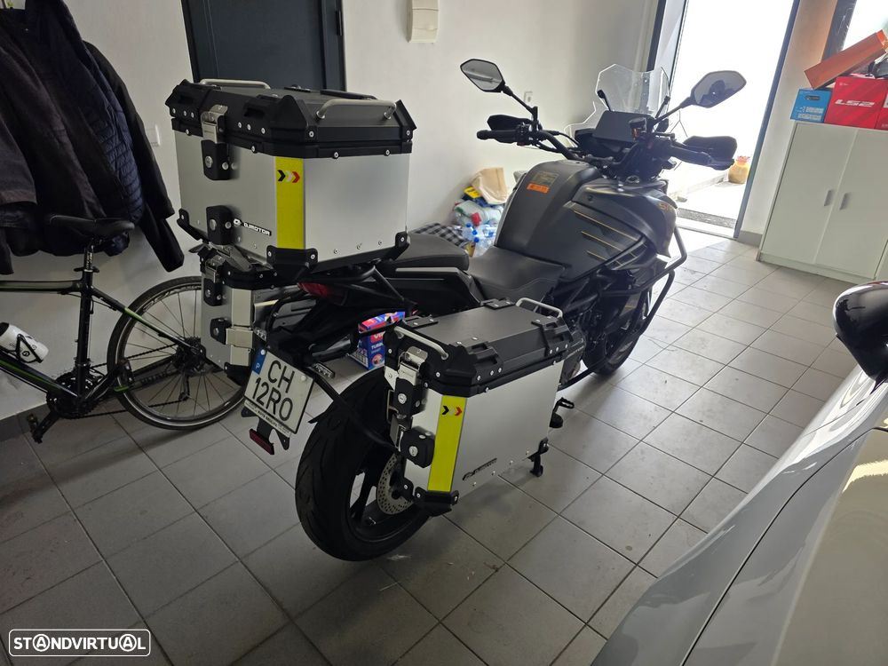 QJ Motor SRT 900S - 9