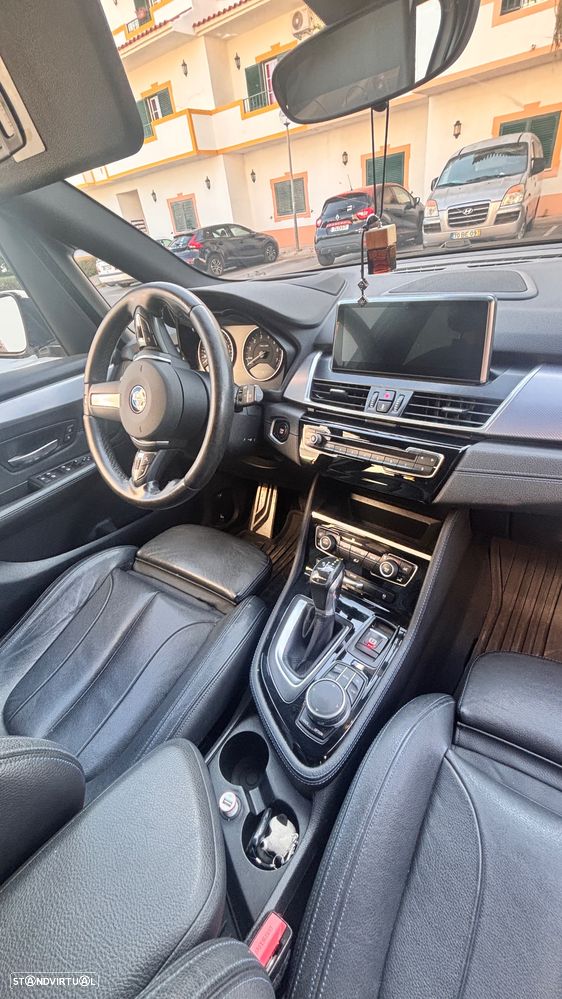 BMW 214 Active Tourer - 11