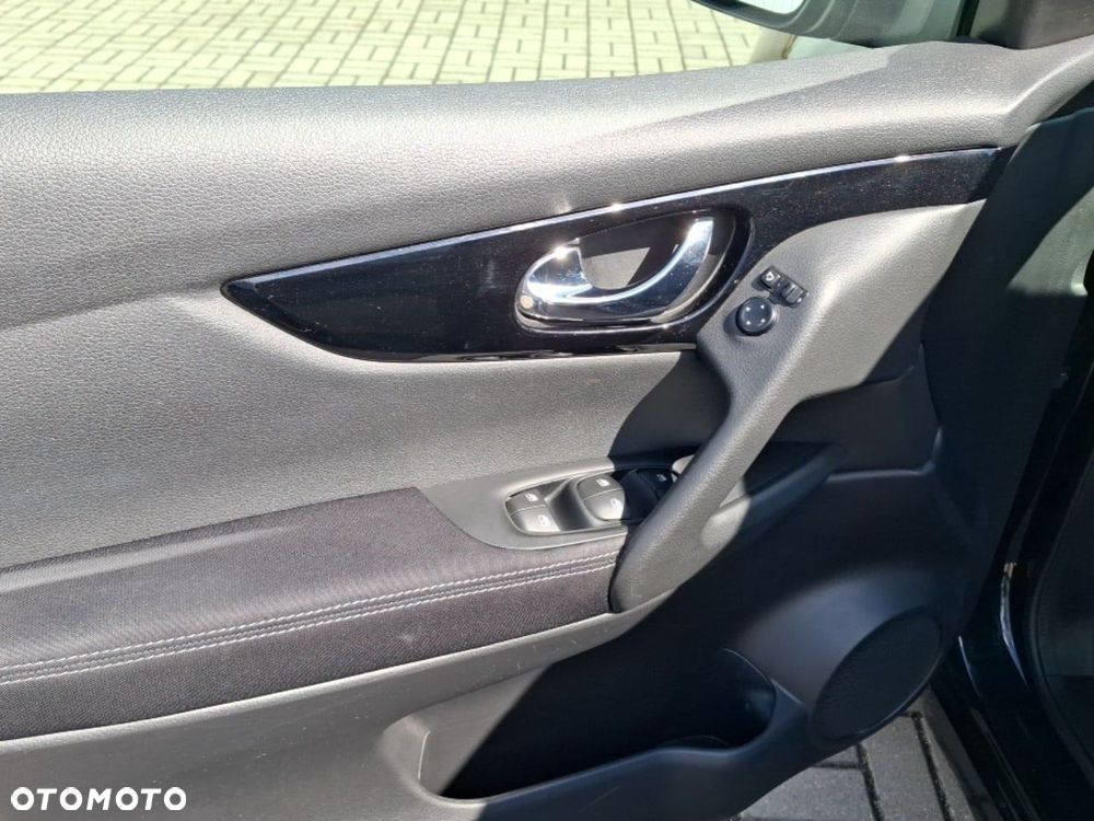 Nissan Qashqai 1.3 DIG-T N-Connecta DCT - 18