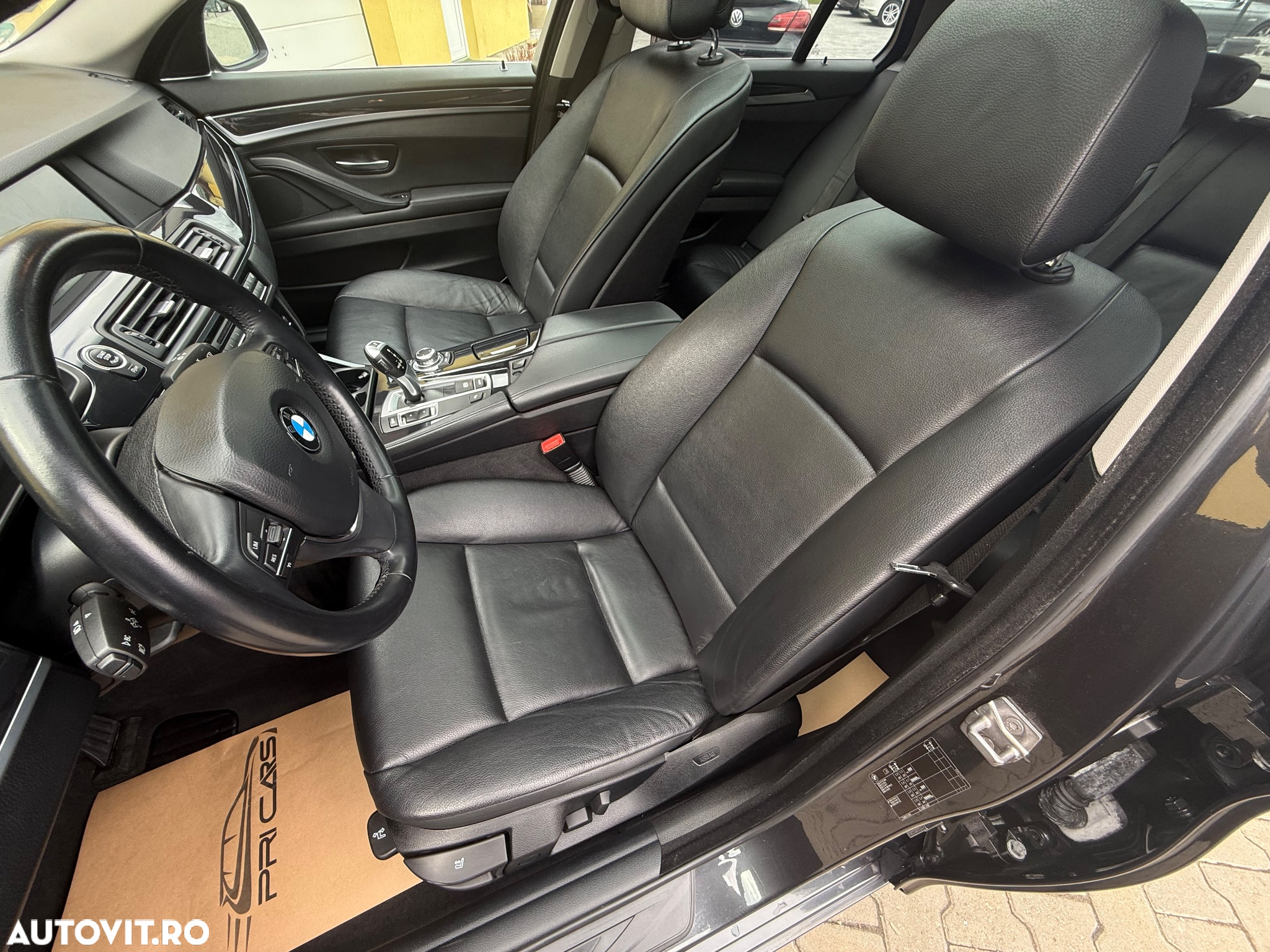 BMW Seria 5 525d Touring Aut. - 9