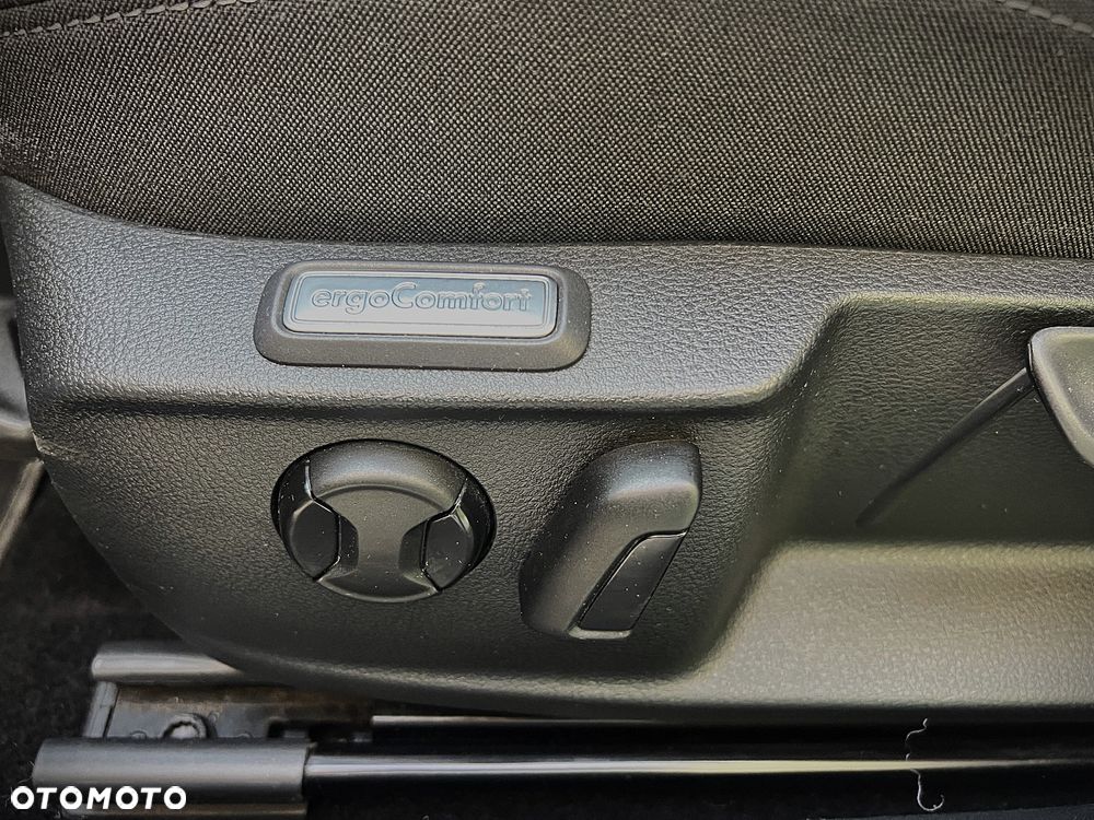 Volkswagen Passat 1.5 TSI EVO Business DSG - 25
