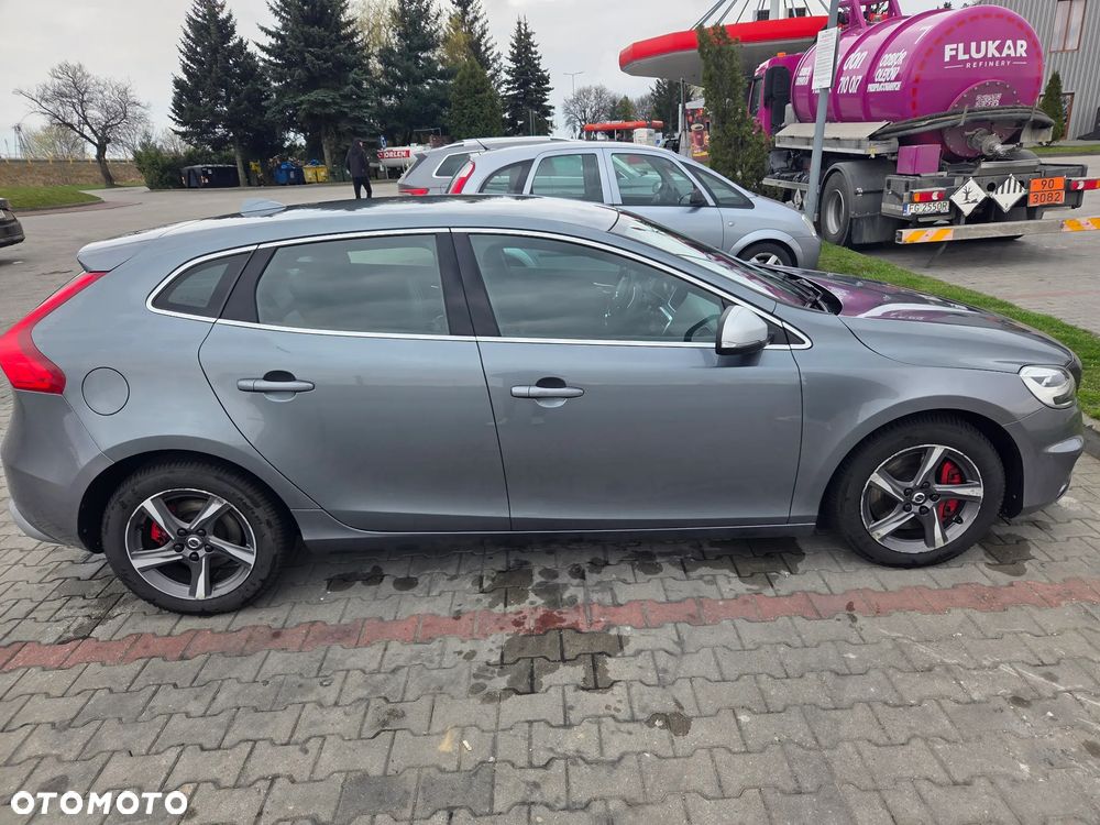 Volvo V40 D3 Drive-E SCR R-Design Momentum - 5