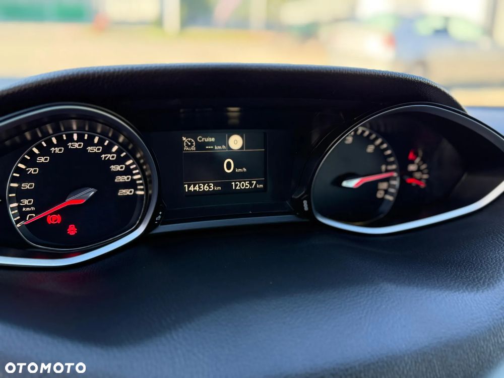Peugeot 308 1.6 BlueHDi Allure S&S - 10