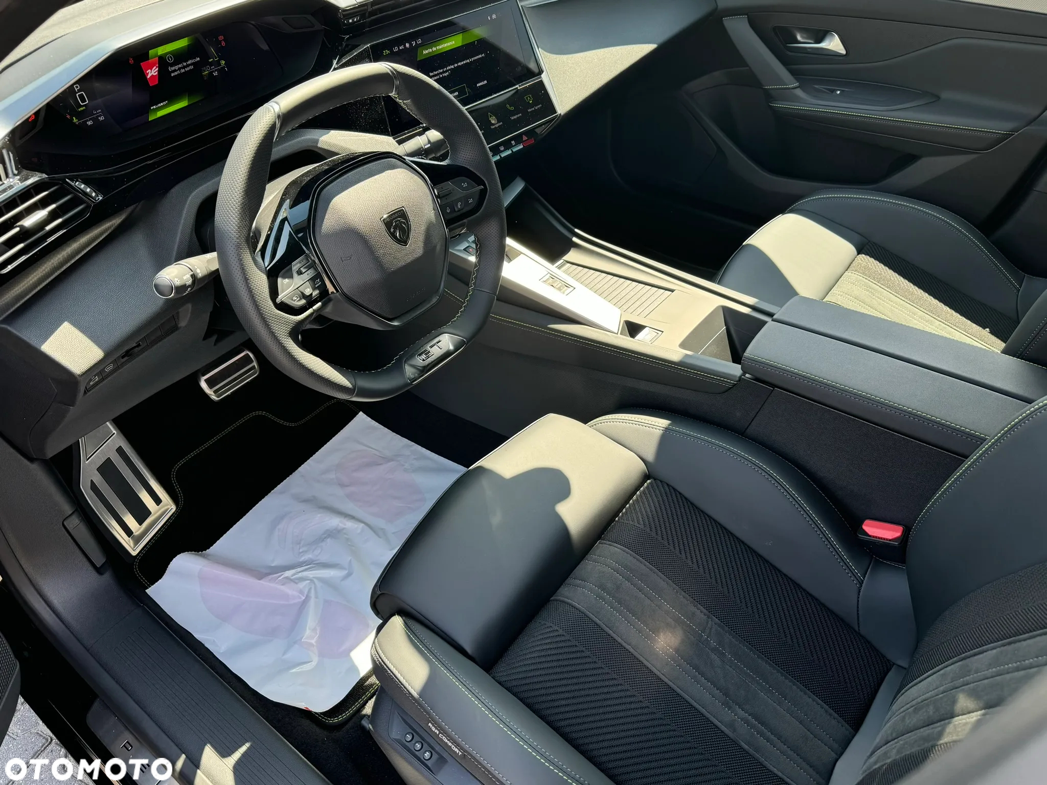 Peugeot 408 - 14