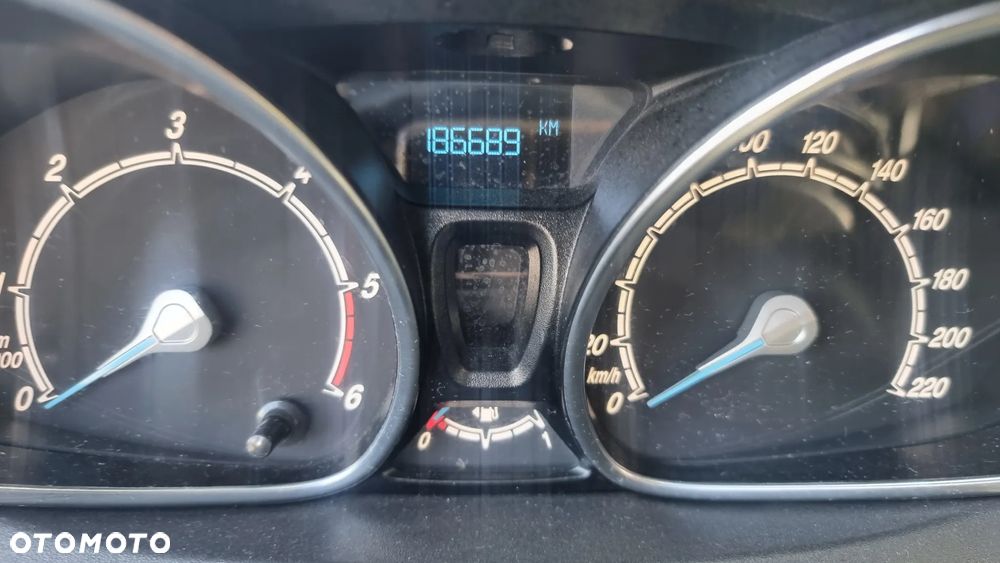 Ford Fiesta 1.5 TDCi Ambiente - 8