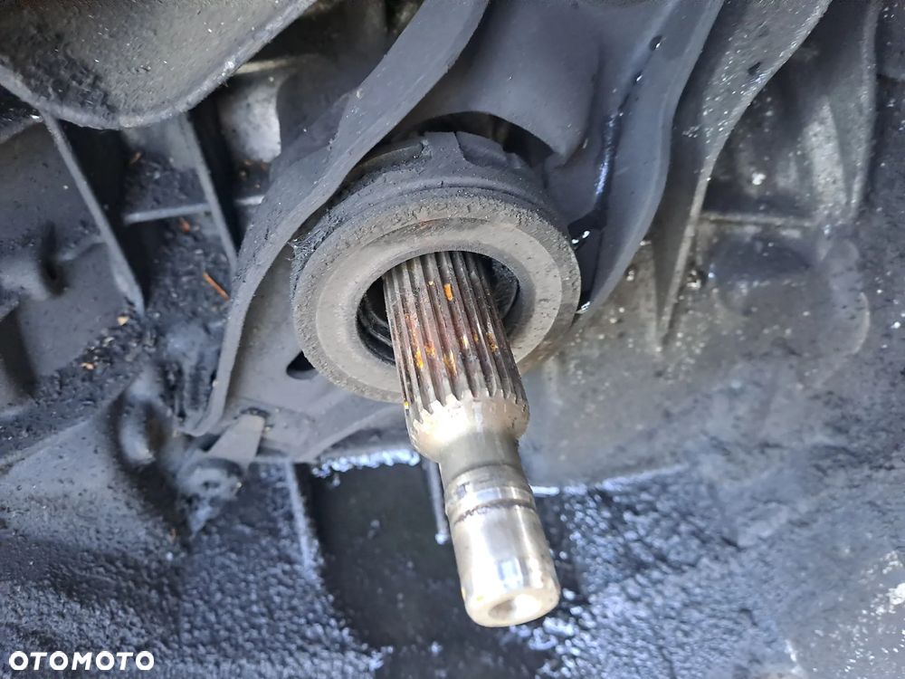 Volkswagen Passat B5 1.9 TDi 110KM AFN AVG skrzynia biegów 1E0300046N - 8