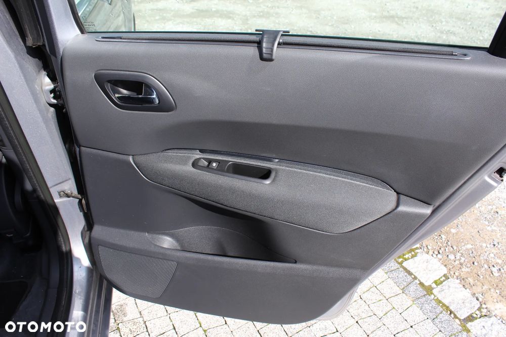 Peugeot 5008 1.6 HDi Active - 20