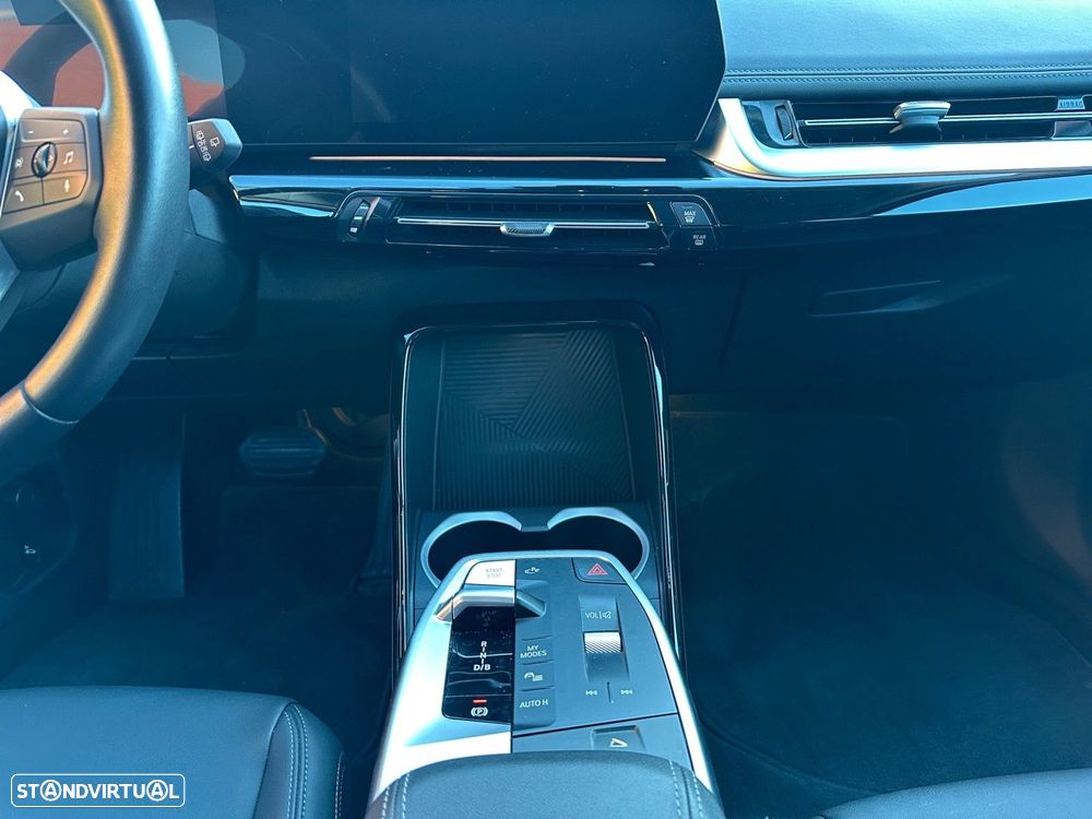 BMW iX1 eDrive20 - 11