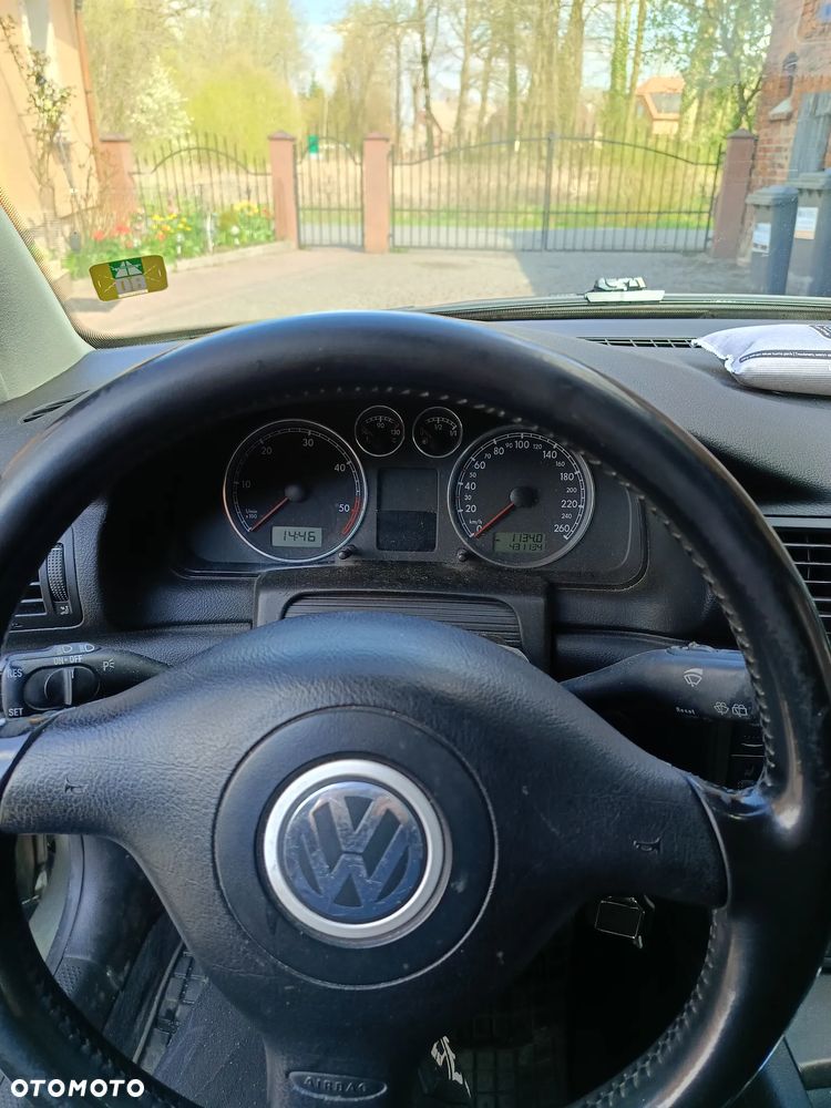 Volkswagen Passat 1.9 TDI Highline Tiptr - 5