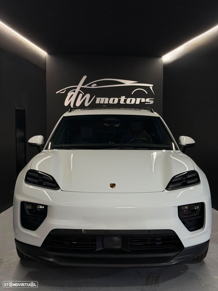 Porsche Macan Electric - 3