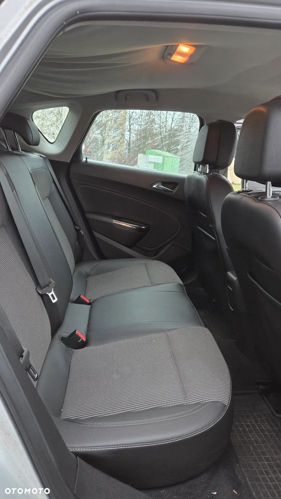 Opel Astra 1.6 T Cosmo - 12