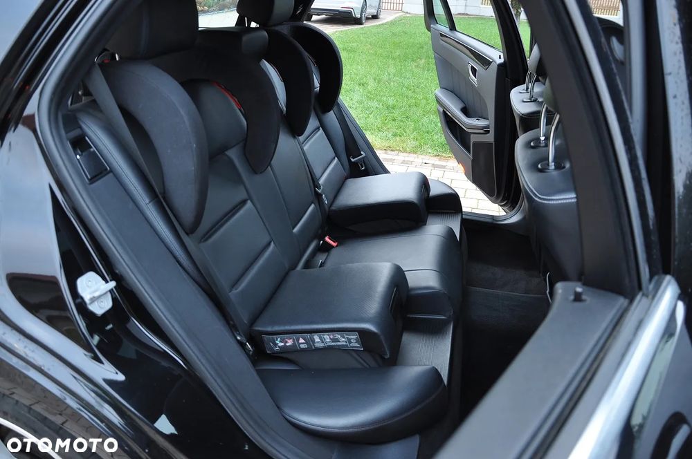 Mercedes-Benz Klasa E 350 CDI DPF BlueEFFICIENCY 7G-TRONIC Avantgarde - 27