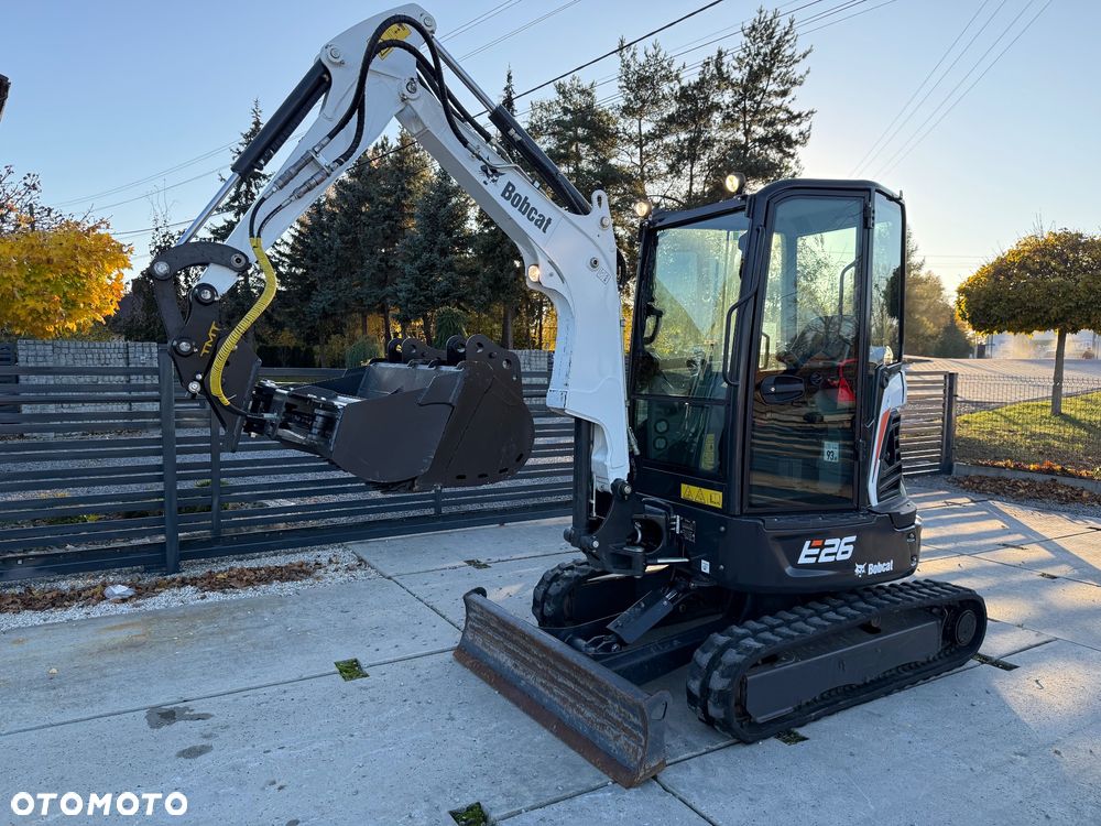 Bobcat E26 - 11