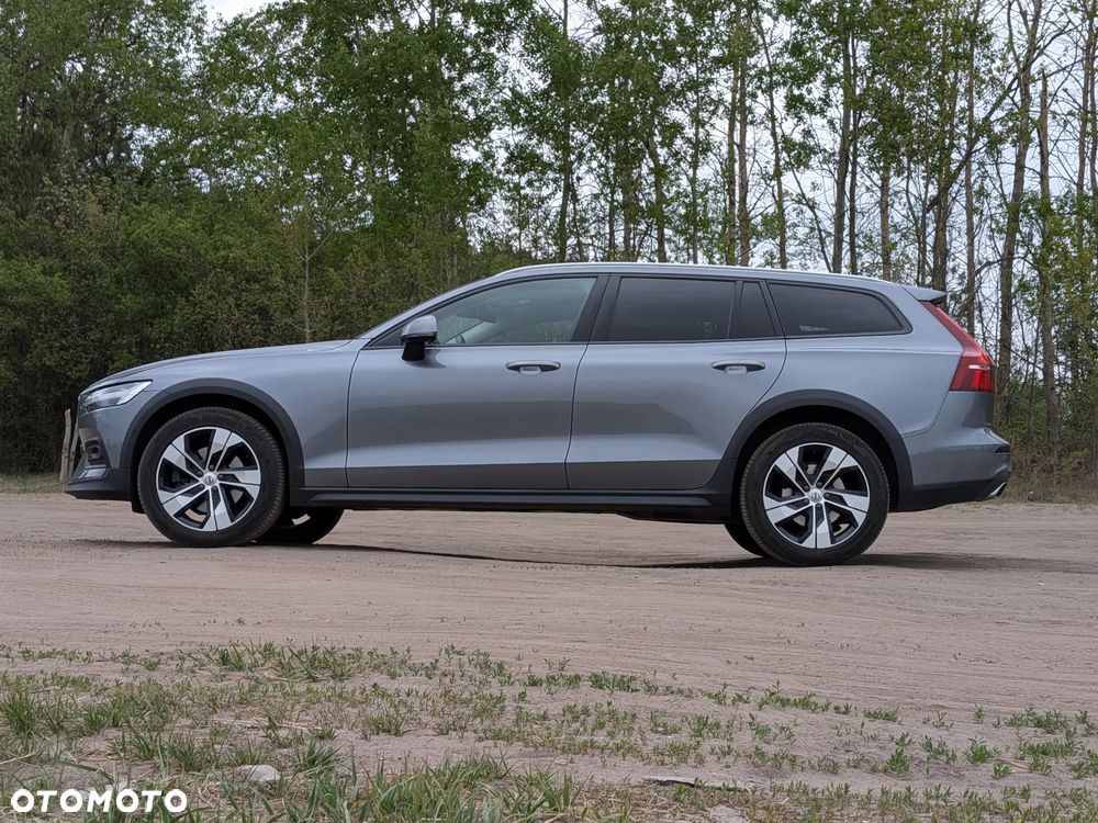 Volvo V60 Cross Country - 10