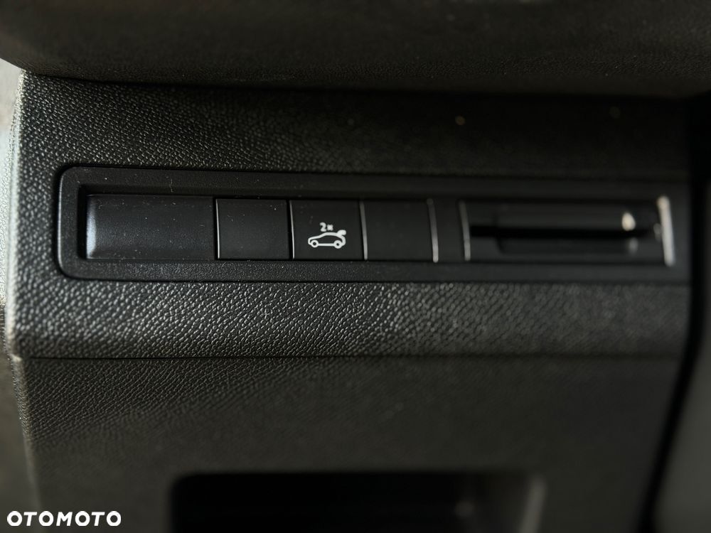 Peugeot 3008 2.0 BlueHDi GT S&S EAT8 - 10