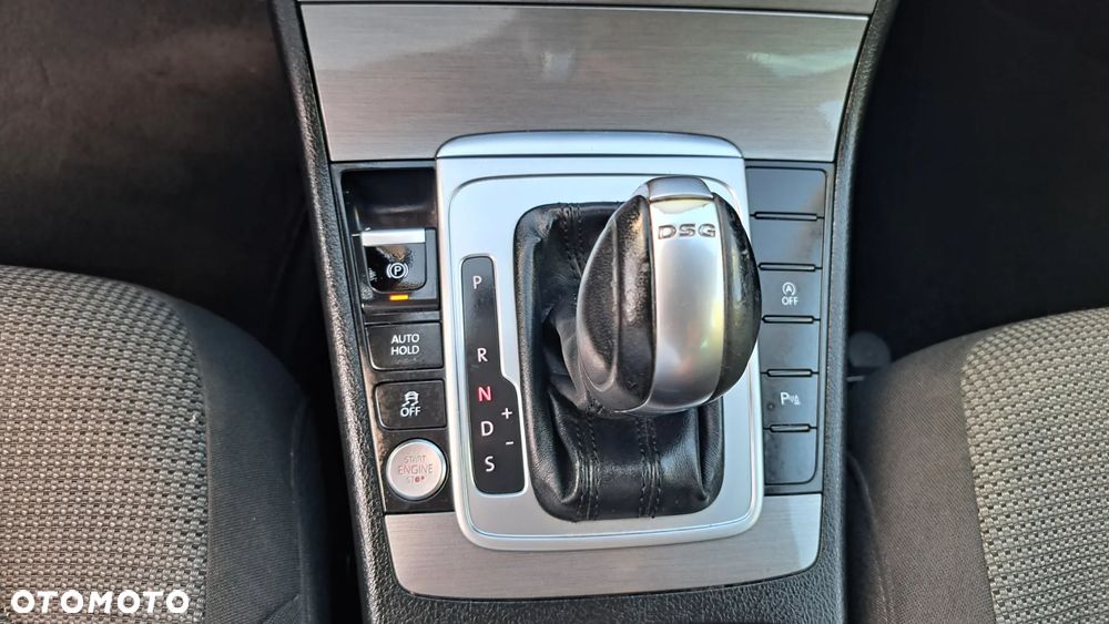 Volkswagen Passat 2.0 TDI DPF DSG Individual Chrom - 12