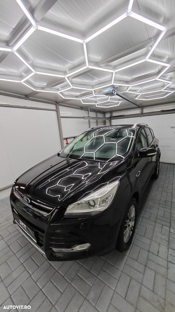Ford Kuga 2.0 TDCi Powershift 4WD Titanium - 11