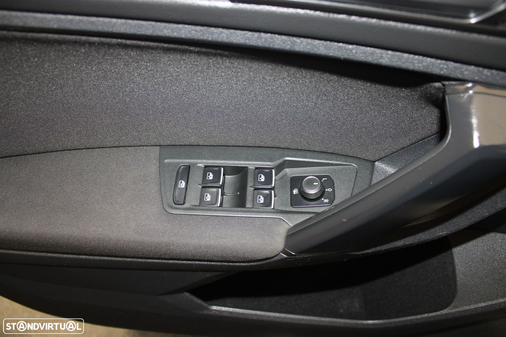 VW Tiguan 1.6 TDI Confortline - 24