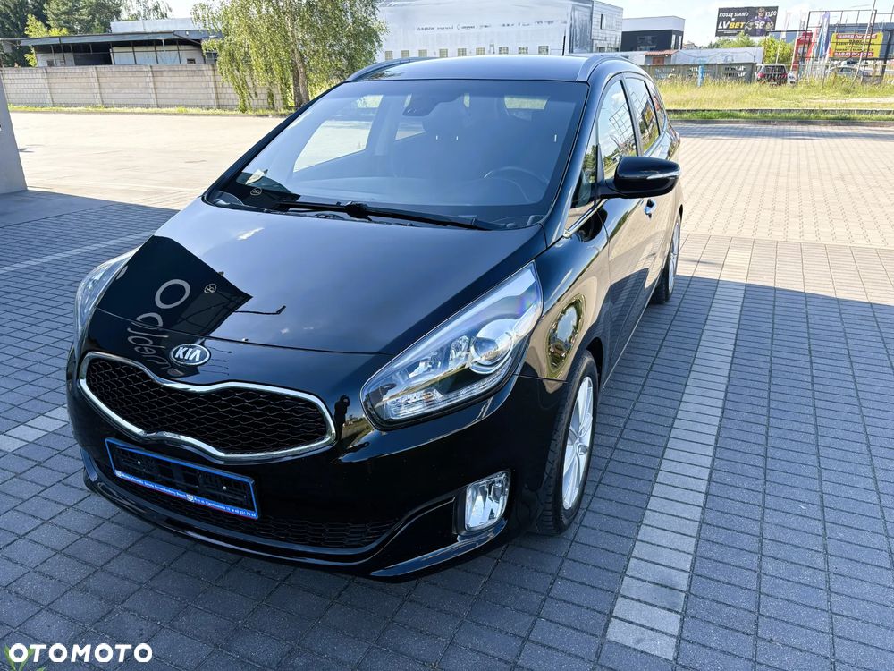 Kia Carens - 8