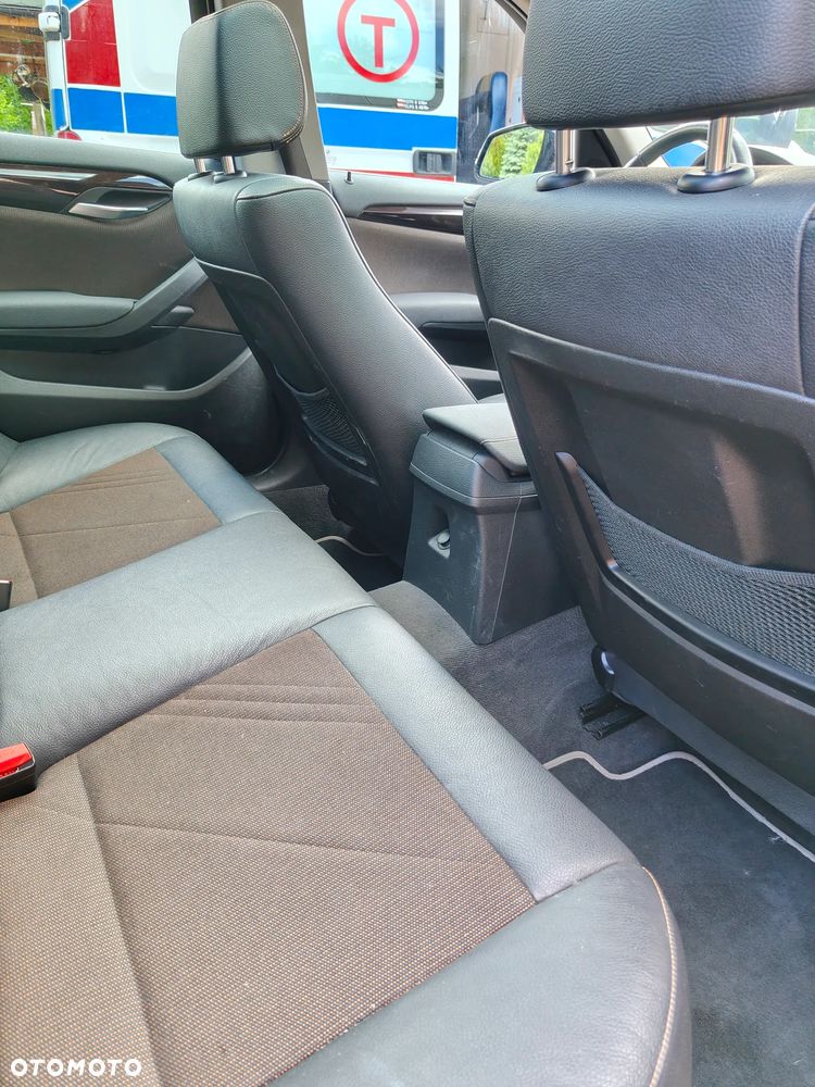 BMW X1 xDrive18d - 22