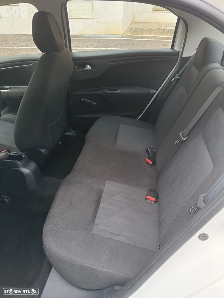 Citroën C-Elysée 1.2 VTi Seduction - 11