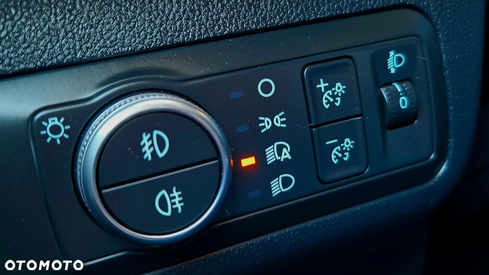 Ford Kuga 2.0 EcoBlue Hybrid TITANIUM X - 28