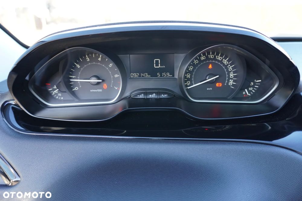 Peugeot 208 1.2 PureTech Allure - 33