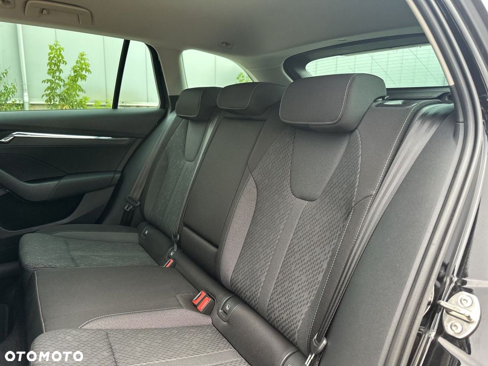 Skoda Octavia 2.0 TDI Style DSG - 35
