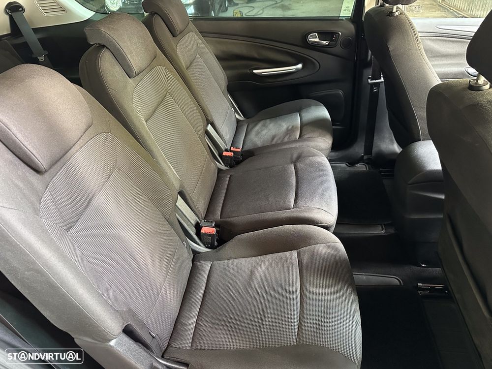 Ford S-Max 2.0 TDCi Titanium 7L - 14
