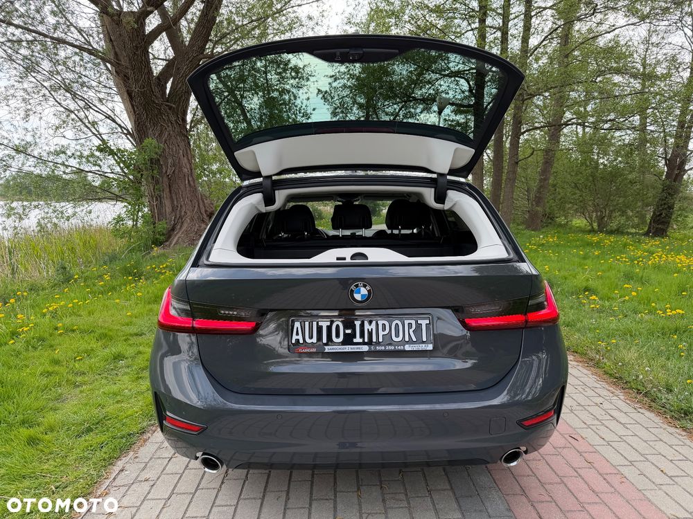 BMW Seria 3 320d Edition Luxury Line Purity - 9