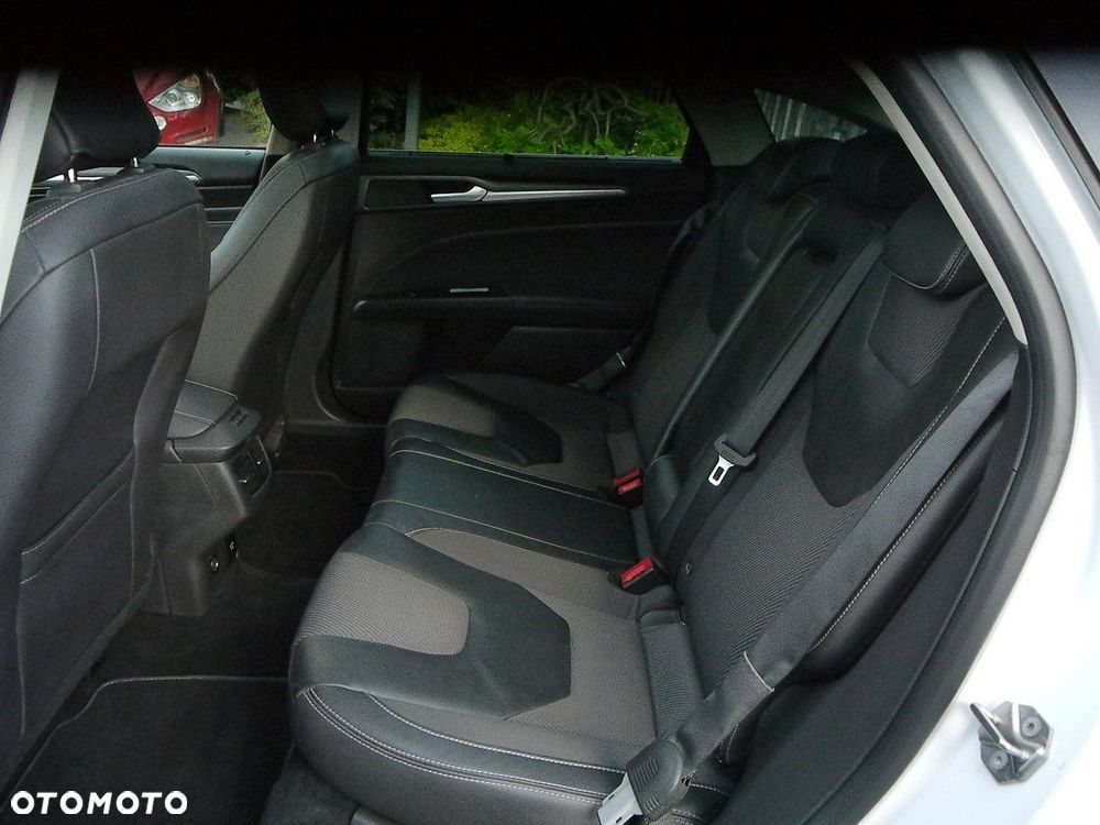 Ford Mondeo 2.0 TDCi Titanium X - 38