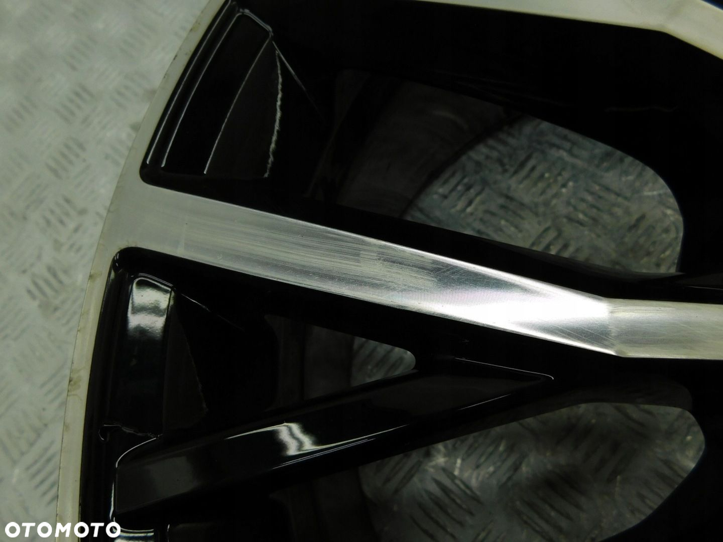 FELGI ALUMINIOWE 5x100 7,5jx17 - VW POLO 6R 6C GTi R-line - 3