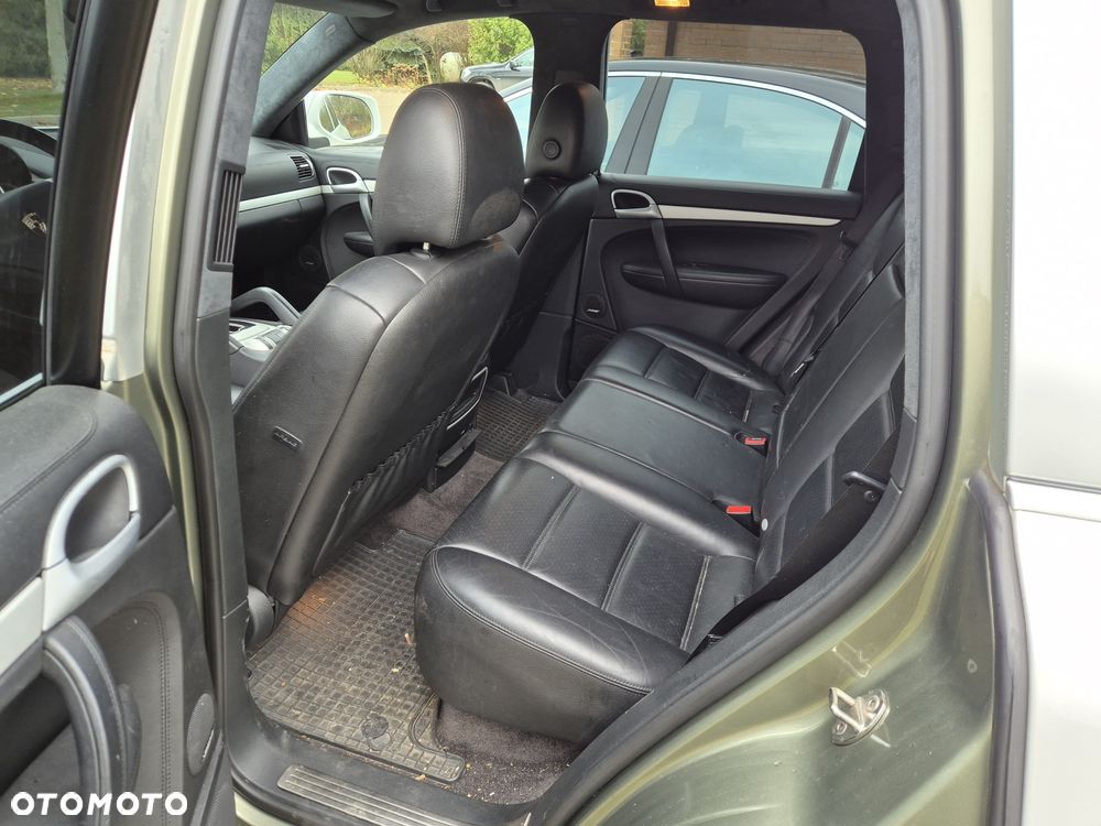 Porsche Cayenne - 6