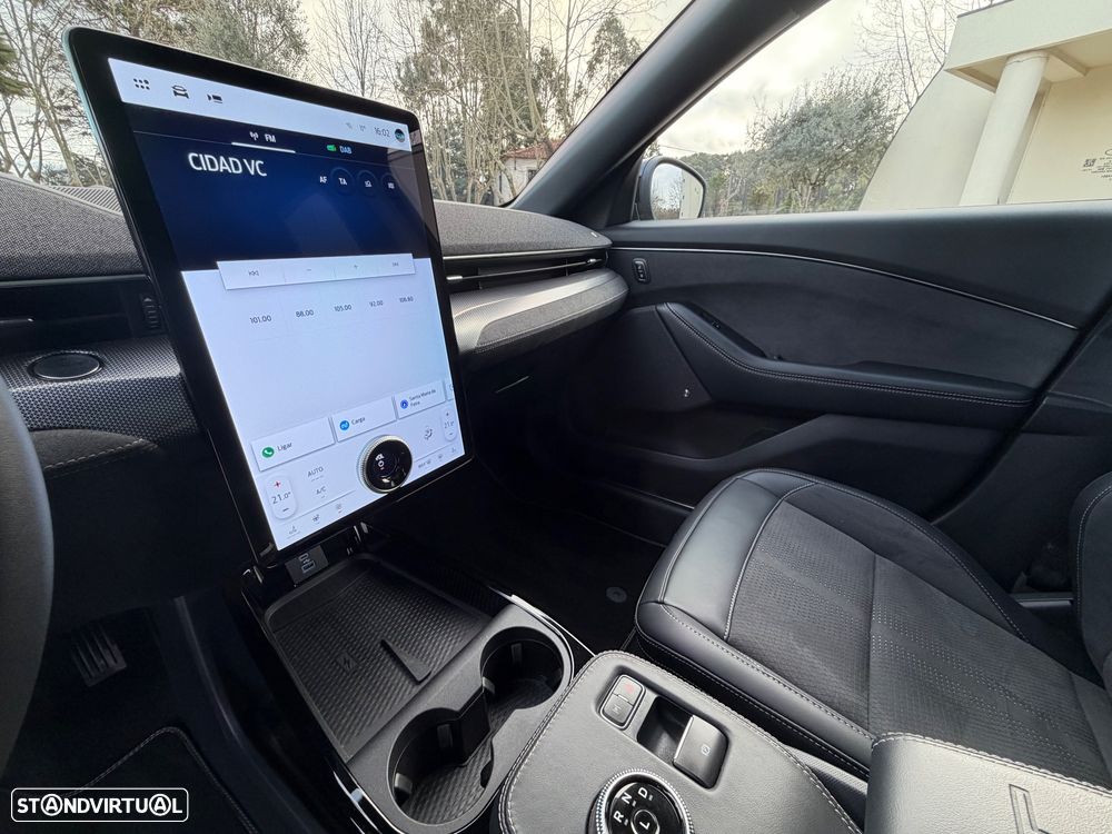 Ford Mustang Mach-E 98.7 kWh GT AWD - 29