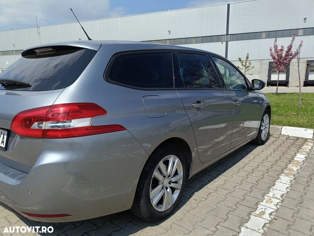 Peugeot 308 - 1