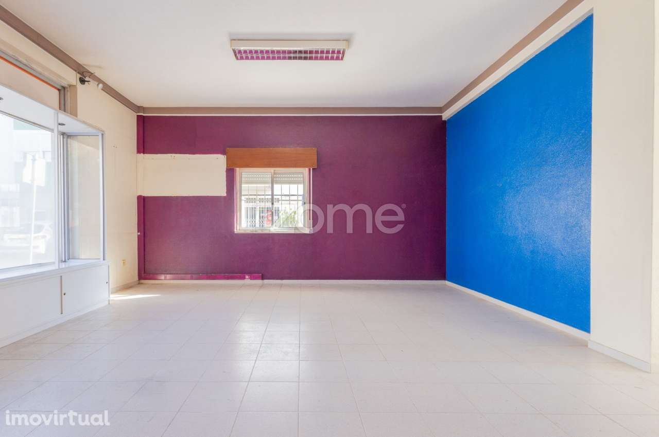 Loja em São Domingos de Rana - Grande imagem: 3/30