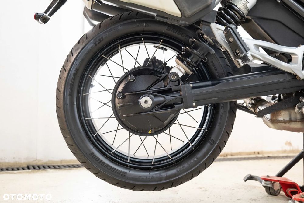 Moto Guzzi V85 - 37