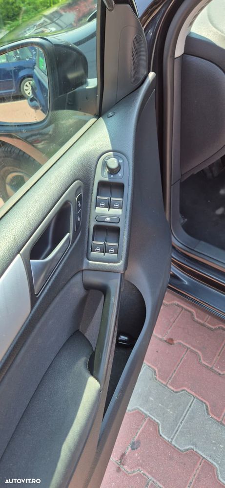Volkswagen Golf 1.6 TDI DPF Comfortline - 13