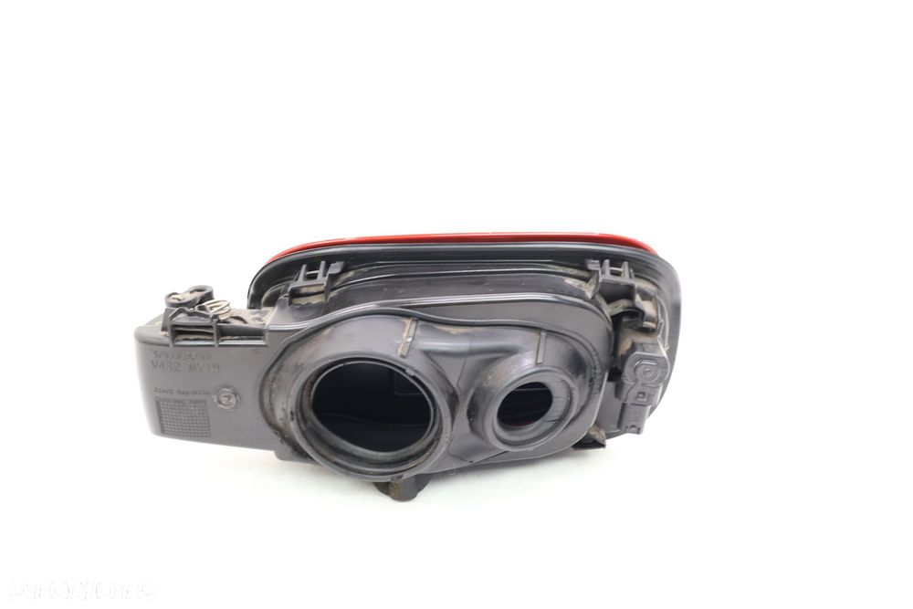 VOLVO V60 II KLAPKA WLEWU PALIWA 725 32227343, 32262814 - 7