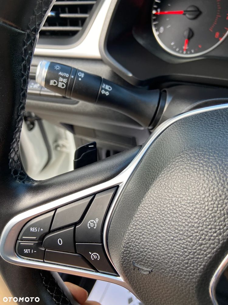 Renault Captur 1.3 TCe mHEV Intens EDC - 17
