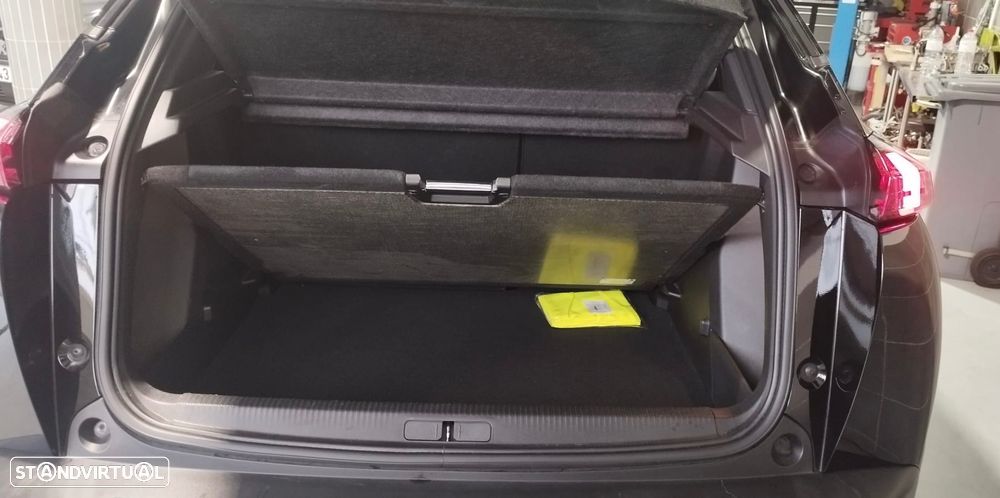 Peugeot e-2008 50 kWh Active Pack - 10