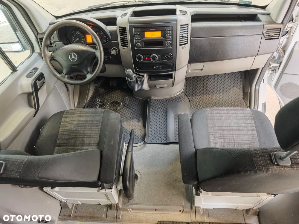 Mercedes-Benz Sprinter - 27