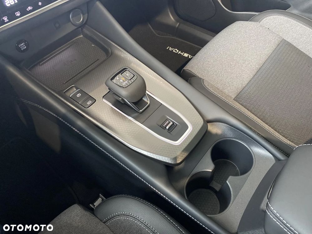 Nissan Qashqai 1.3 DIG-T MHEV N-Connecta Xtronic - 17