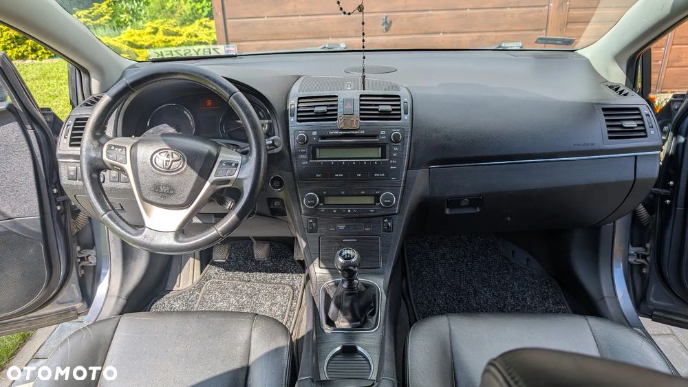 Toyota Avensis - 12