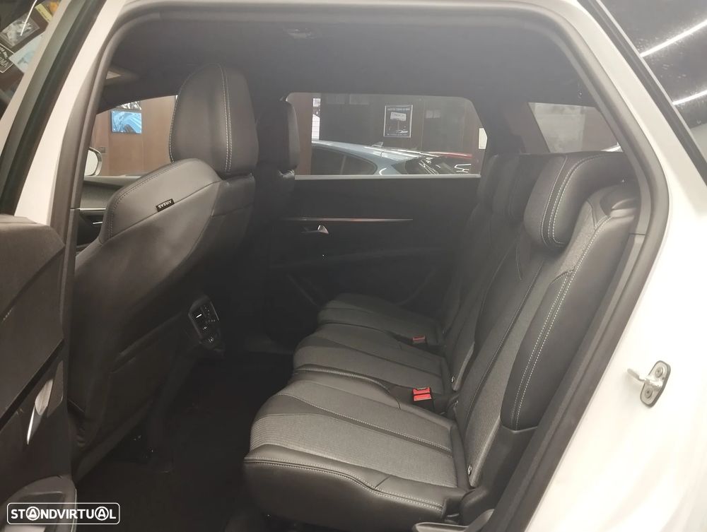Peugeot 5008 1.2 PureTech Allure EAT8 - 16