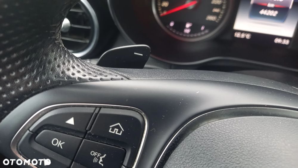 Mercedes-Benz GLC - 32