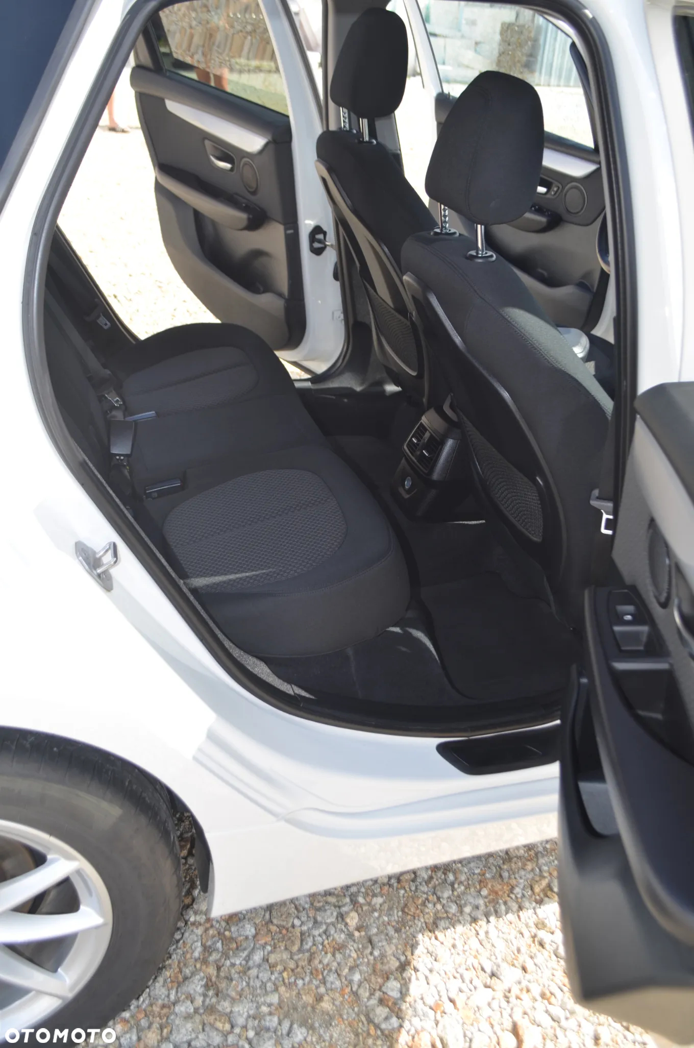 BMW Seria 2 216d - 11