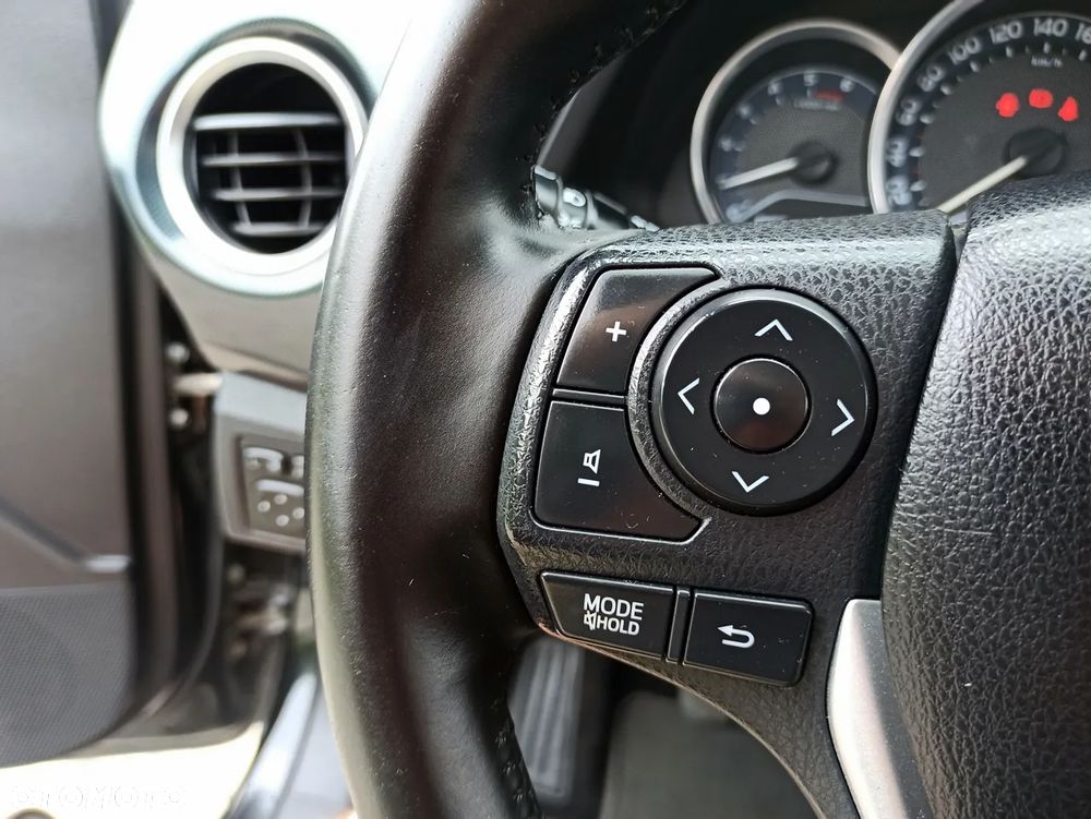 Toyota Auris 2.0 D-4D Touring Sports Executive - 30