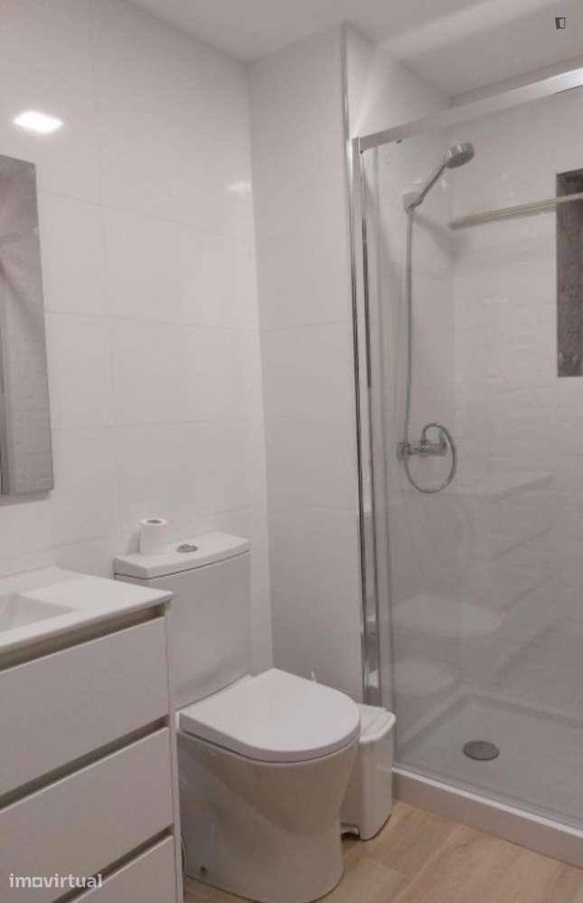 Quarto - localizado em Norton de Matos Coimbra - Grande imagem: 3/13